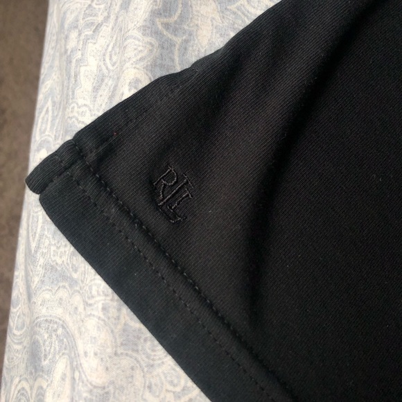 Sleek Black Top - Picture 2 of 5